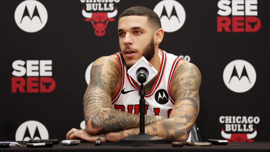 Lonzo Ball, con una 'rodilla nueva', espera jugar en el primer partido de la temporada de los Bulls después de dos años y medio de ausencia
