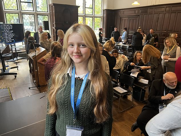 Lisa Moroz está prosperando en una escuela local y asiste a talleres de trauma en la escuela ucraniana St Mary's en Holland Park los sábados.