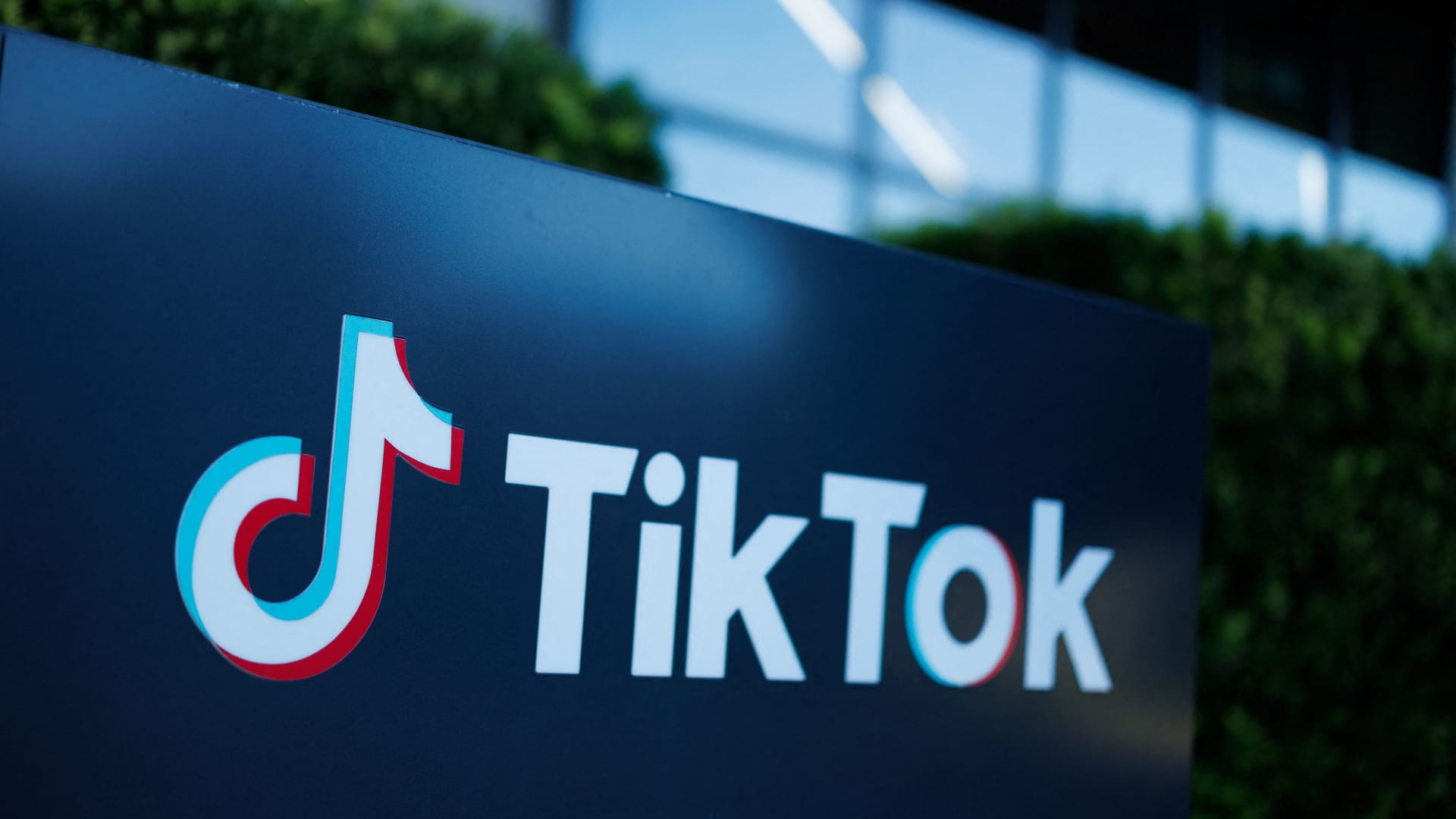 Los estados demandan a TikTok por los efectos de la aplicación en la salud mental de los niños
