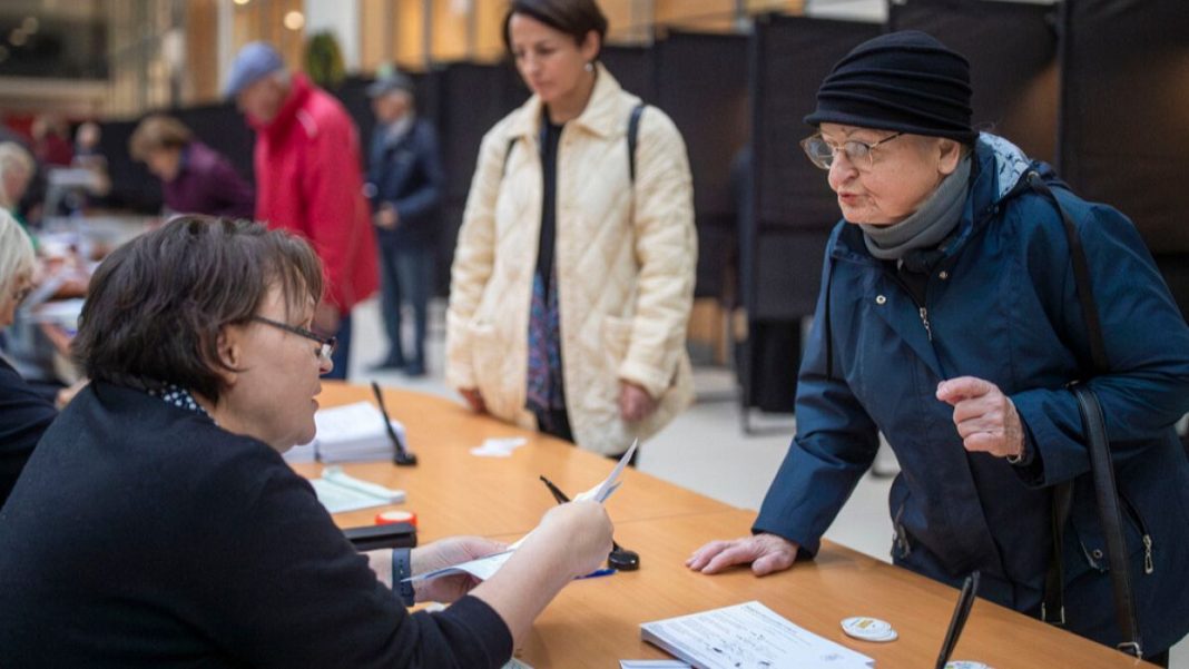 Los lituanos acuden a las urnas para las elecciones parlamentarias
