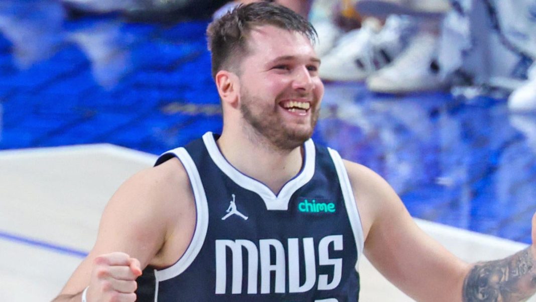 Luka Doncic afirma que su compañero de equipo de los Mavericks le debe $ 100 mil después de un loco truco en toda la cancha
