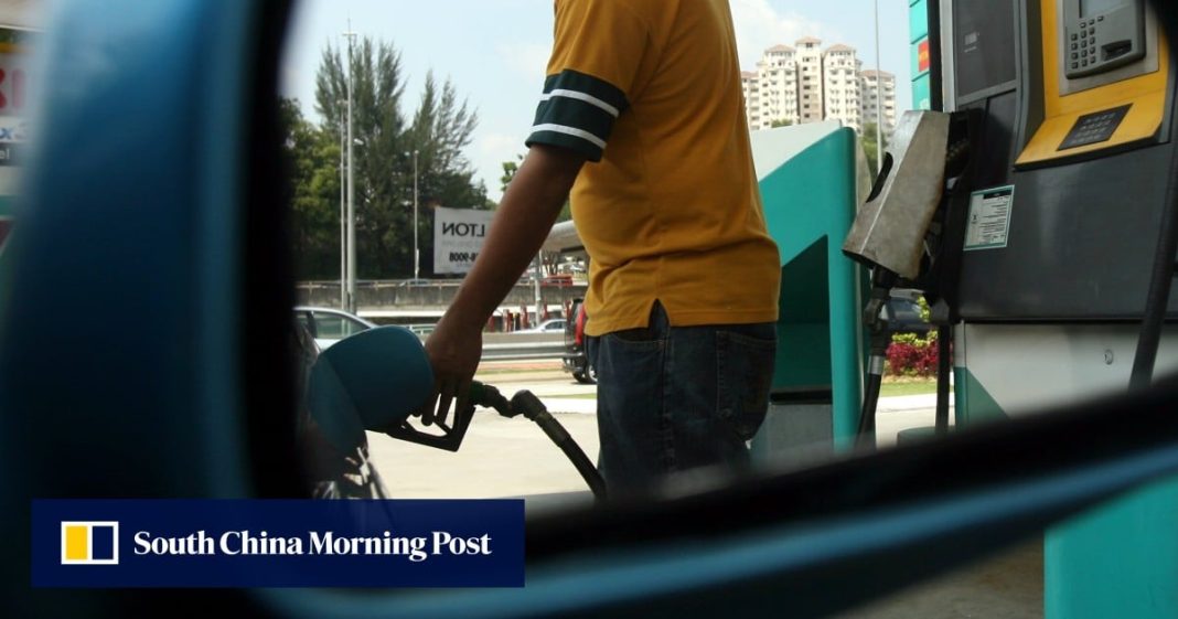 Malasia se prepara para una reducción del subsidio a la gasolina 