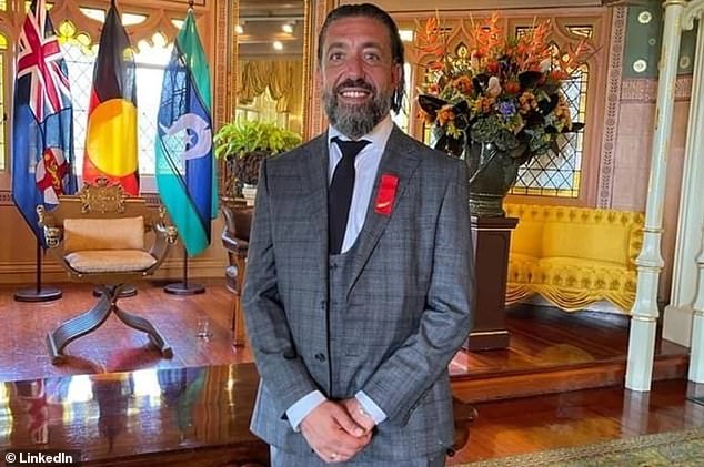 Nick Karagiannis, de 44 años y padre de tres hijos, apareció en la Casa de Gobierno de Nueva Gales del Sur (en la foto) junto a la gobernadora del estado, Margaret Beazley, para aceptar una mención por conducta valiente, el cuarto honor más alto entre las condecoraciones por valentía de Australia.