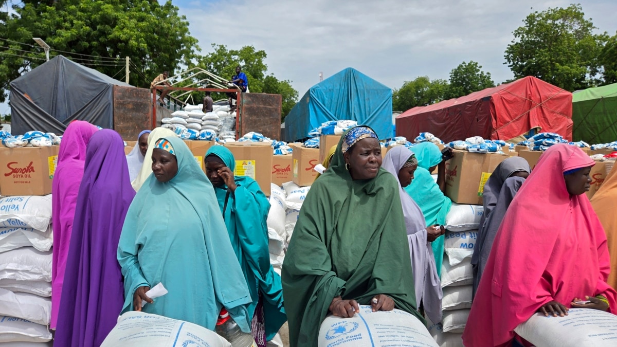 Nigeria reasienta a personas en sus hogares de los que huyeron para escapar de Boko Haram
