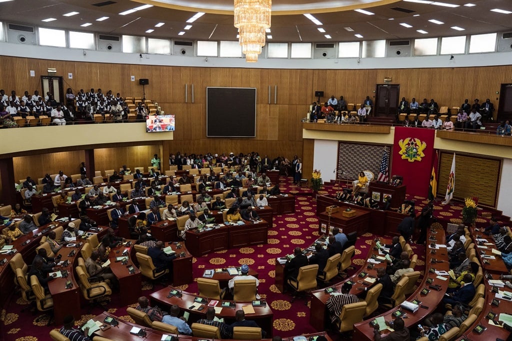 Noticias24 | 'Cerraré la Cámara indefinidamente': Estancamiento en Ghana mientras la disputa cierra el Parlamento antes de las elecciones
