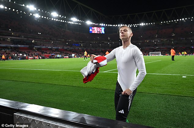 Oleksandr Zinchenko se quitó la camiseta y se dirigió a la afición del Shakhtar Donetsk a tiempo completo.