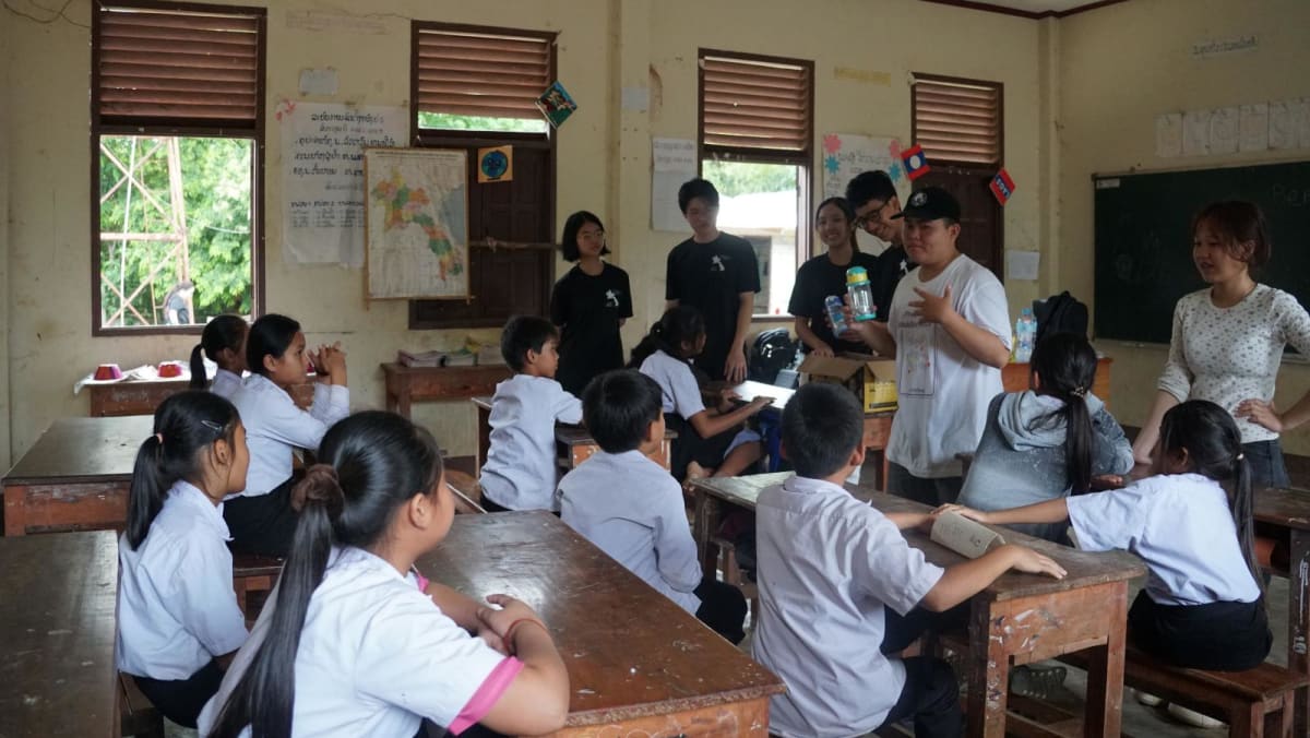 Por qué más jóvenes singapurenses se ofrecen como voluntarios en un Laos "desconocido"
