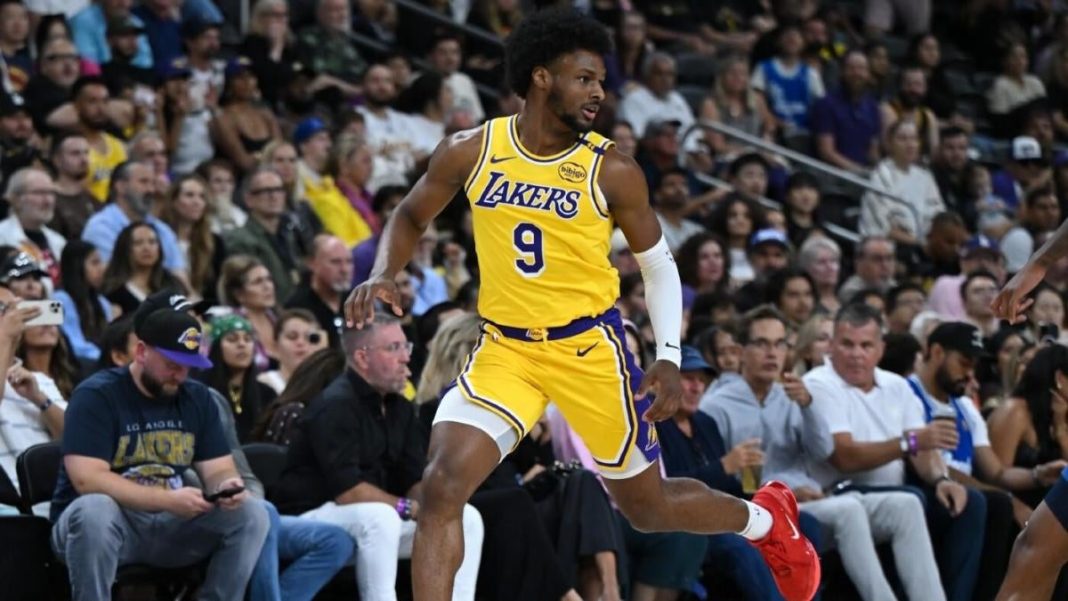 Primer partido de pretemporada de los Lakers: Bronny James evita por poco el debut sin goles mientras Dalton Knecht se roba el espectáculo
