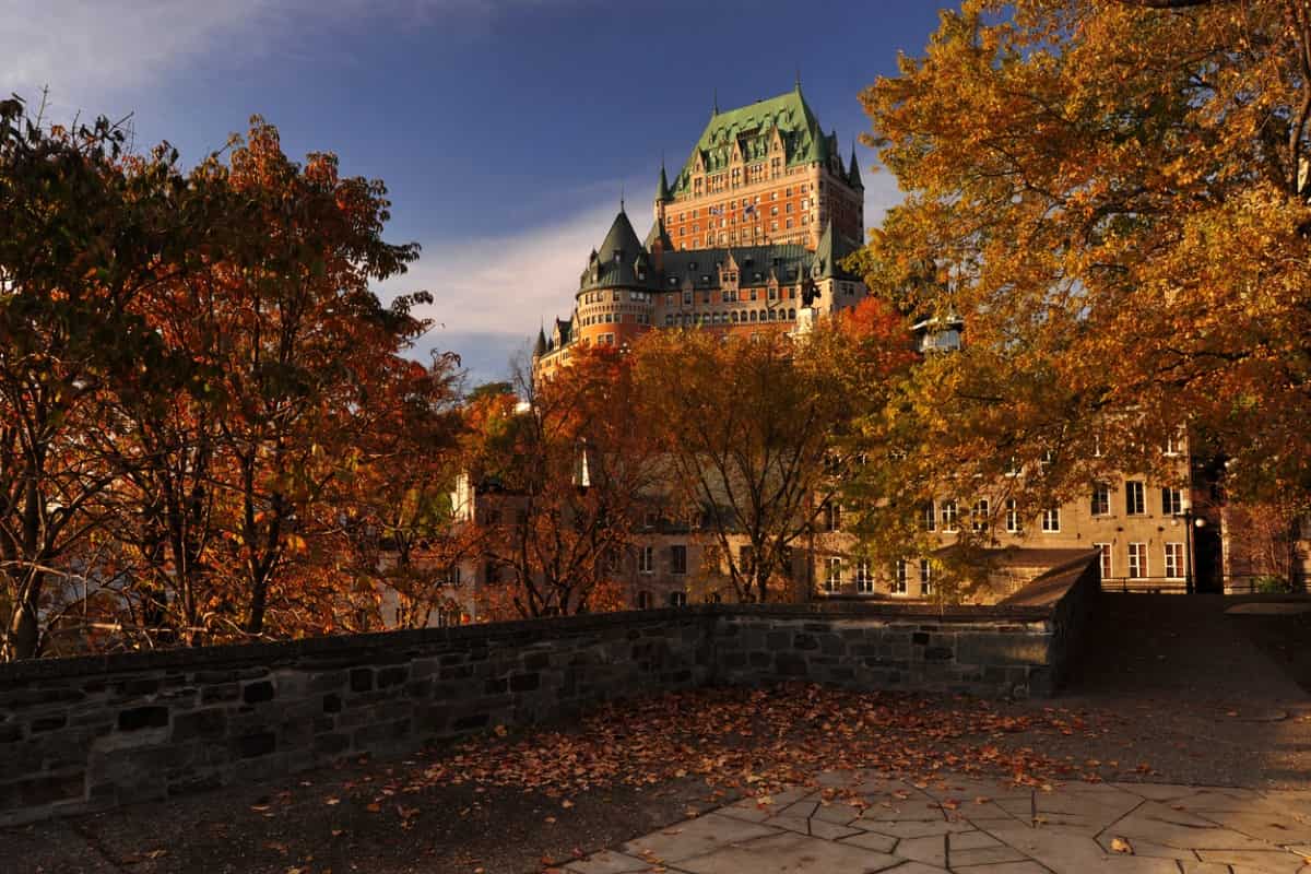 Quebec pone en pausa dos importantes vías de residencia permanente
