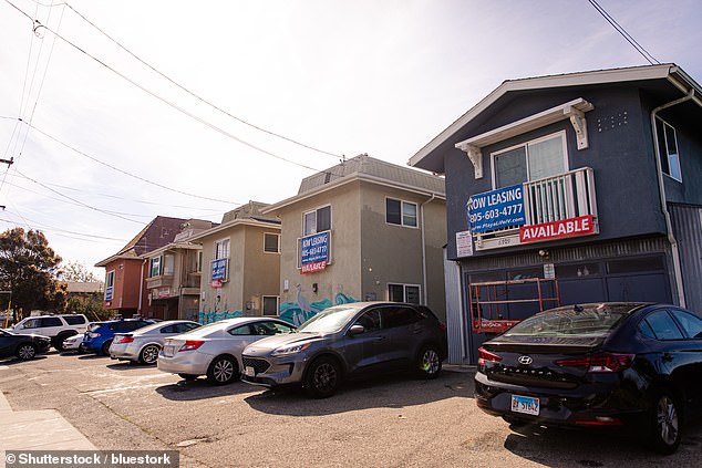 Isla Vista, California, justo al norte de Santa Bárbara, fue clasificada como la peor ciudad pequeña de Estados Unidos.