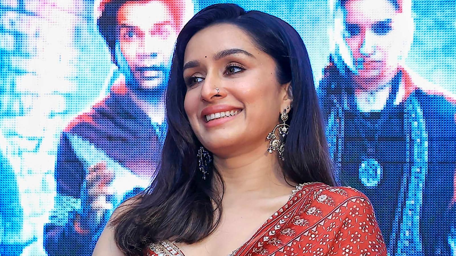 Shraddha Kapoor confirma que está en una relación y dice esto sobre los planes de boda
