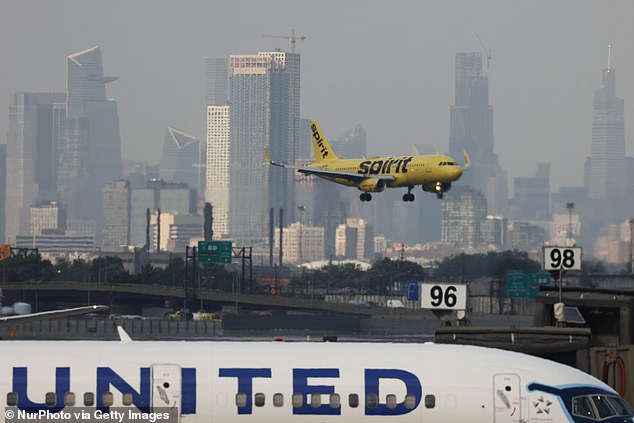 Se informa que Spirit Airlines planea declararse en quiebra tras su fallida fusión con JetBlue.