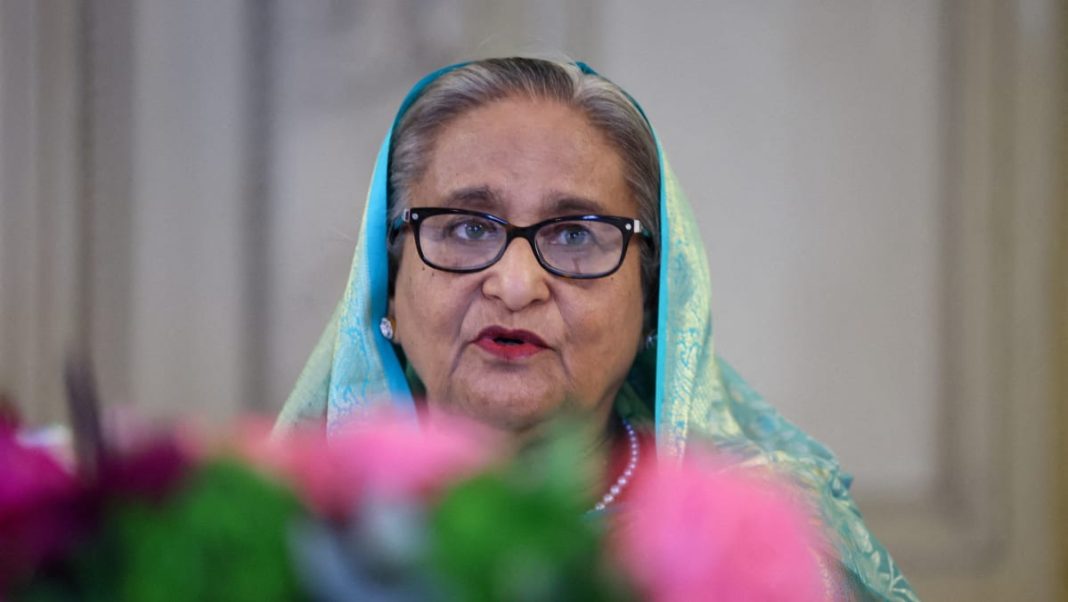 Tribunal de Bangladesh ordena orden de arresto contra la exlíder Sheikh Hasina
