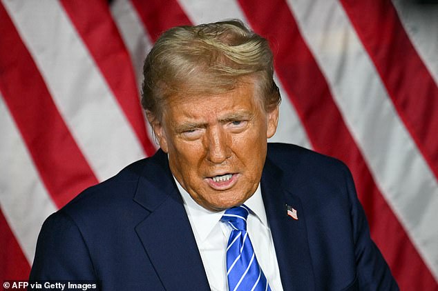 'Realmente me debían una disculpa': Donald Trump dijo que CBS debería disculparse por un intercambio sobre la infame computadora portátil de Hunter Biden, luego de que la cadena dijera que canceló una aparición programada en el programa