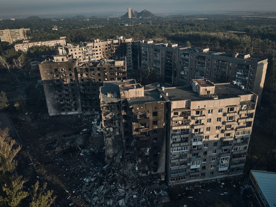 Ucrania ha estabilizado la situación en Toretsk, pero Rusia está concentrando tropas en el este de la ciudad, dice el ejército.
