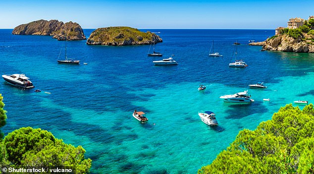 Islas Malgrats vistas desde la Bahía de Santa Ponsa. Un buzo británico ha sido encontrado muerto tras bucear en las costas de Mallorca. Su cuerpo fue encontrado cerca de las islas deshabitadas (imagen de archivo)