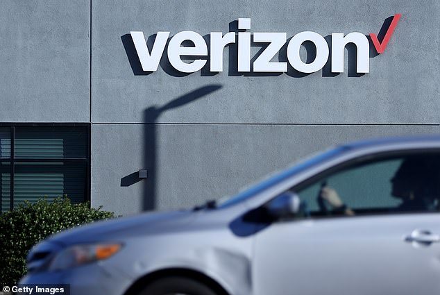 Verizon no funciona en todo Estados Unidos, lo que deja a los usuarios sin poder hacer llamadas telefónicas, enviar mensajes de texto ni navegar por la web.