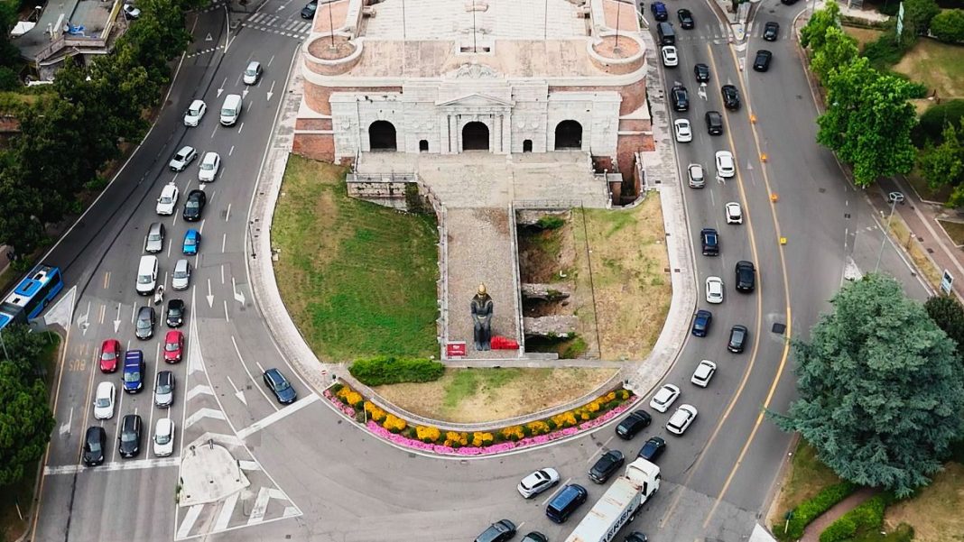 Verona prueba sensores de IA para mejorar la congestión del tráfico y la seguridad vial
