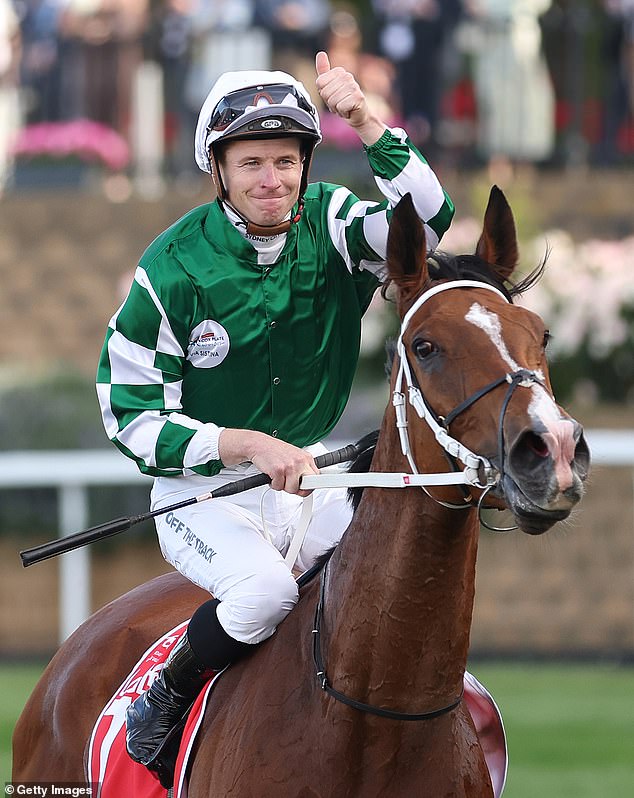 Via Sistina llegó a casa en una carrera récord en Cox Plate el sábado, dominando el campo