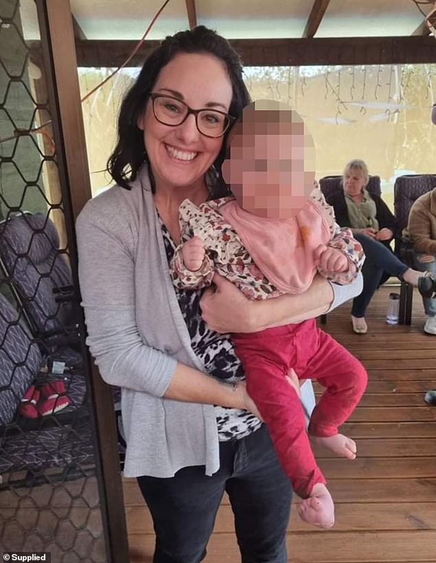 La enfermera de Perth, Haylee Horton, de 45 años, dice que rápidamente se arrepintió de su decisión de recibir la vacuna Covid después de que una reacción inmunológica a la vacuna la dejó luchando por su vida en el hospital.