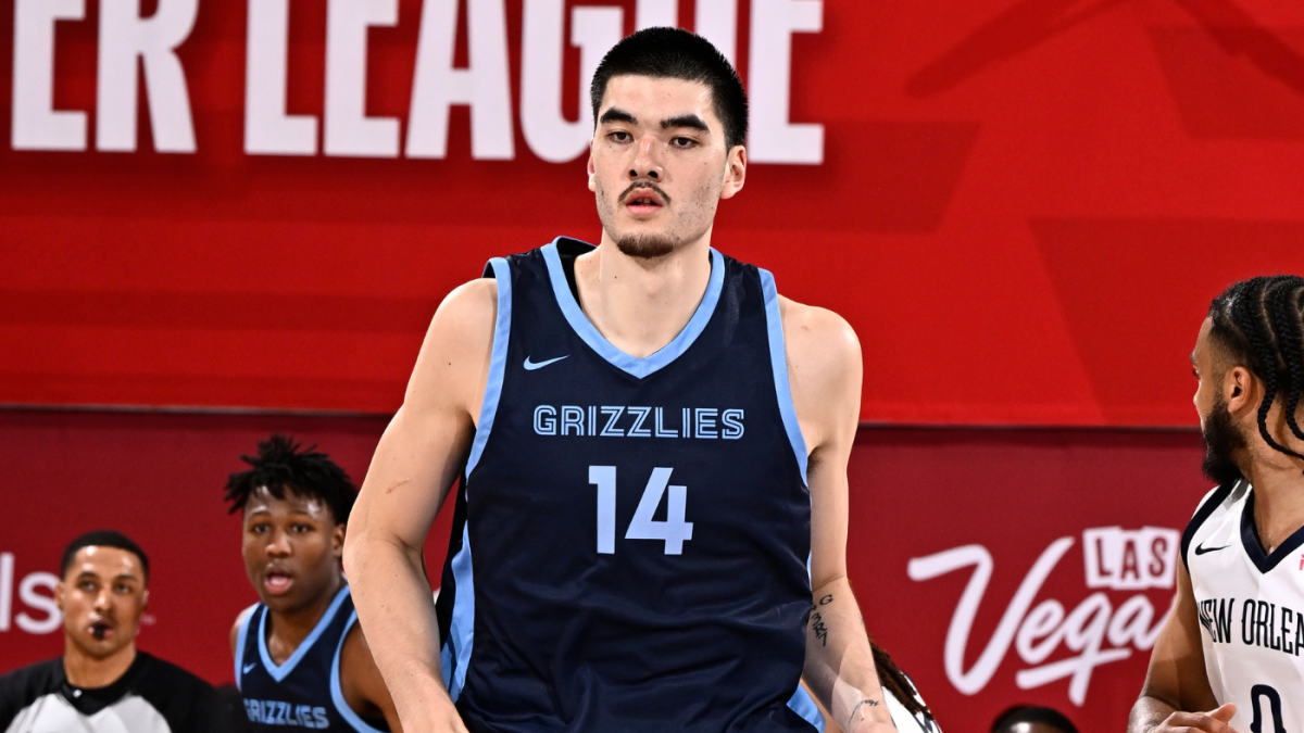 Zach Edey de los Grizzlies tiene 'luz verde' para disparar triples a pesar de solo uno en la universidad, dice el entrenador Taylor Jenkins
