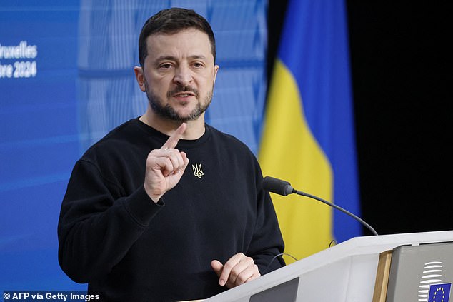 El presidente ucraniano, Volodymyr Zelensky, hizo un anuncio explosivo en una cumbre de la UE en Bruselas el jueves, afirmando que quería que la OTAN permitiera que su país se uniera a la alianza militar, o Ucrania se convertiría en una potencia nuclear.