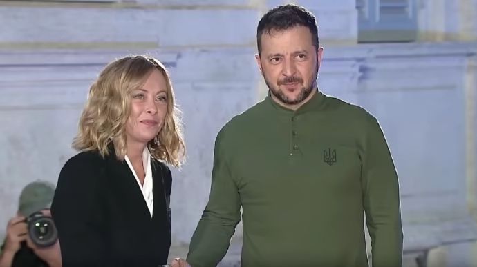 Zelensky presenta su plan de victoria al primer ministro italiano Meloni
