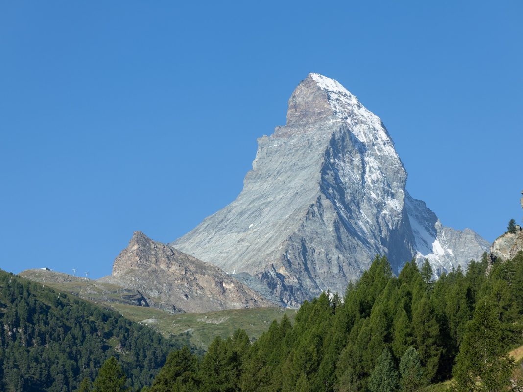 ¿Por qué Italia y Suiza están rediseñando su frontera alpina?
