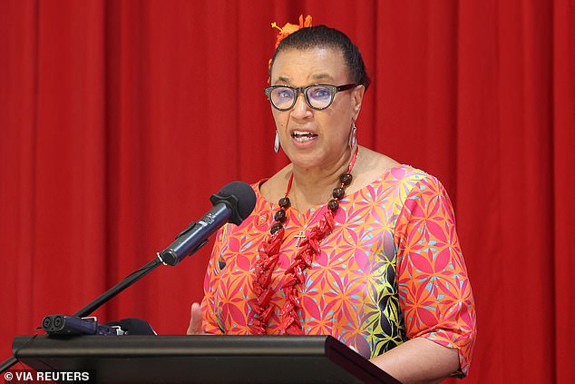 La Secretaria General de la Commonwealth, Baronesa Scotland (en la foto), cree que Zimbabwe debería ser readmitido en la Commonwealth