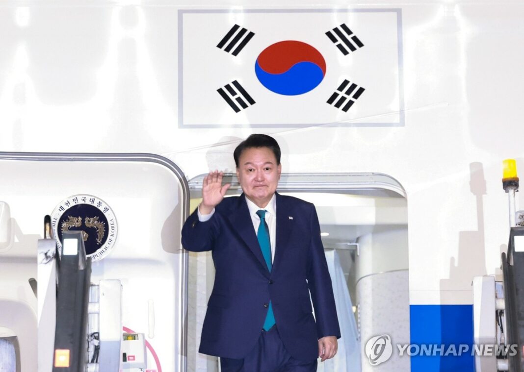 (2nd LD) Yoon arrives in Brazil for G20 summit