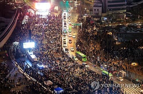 (LEAD) DP holds another massive anti-government rally in Seoul