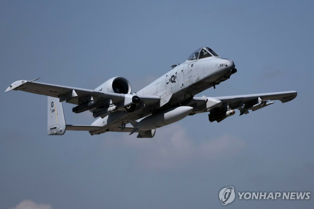 (LEAD) U.S. Air Force to retire A-10 attack aircraft in S. Korea by fiscal year 2025