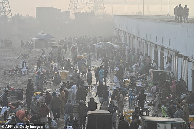 Investigadores del Instituto Max Planck de Química utilizaron simulaciones numéricas avanzadas para estimar la mortalidad atribuible a la contaminación del aire y las temperaturas extremas. En la foto: Lahore envuelta en smog el 21 de noviembre.