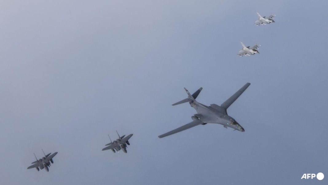 Bombardero estadounidense participa en simulacro aéreo con Corea del Sur y Japón
