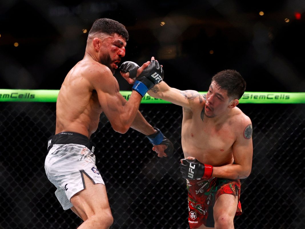 Brandon Moreno vence a Amir Albazi por decisión unánime en UFC Fight Night
