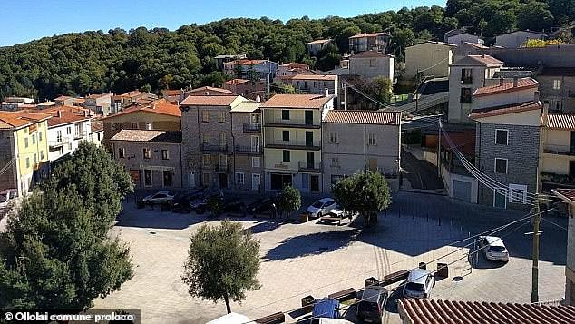 La pintoresca ciudad montañosa de Ollolai, situada en la isla de Cerdeña, lleva mucho tiempo intentando persuadir a los forasteros para que se muden después de décadas de despoblación.