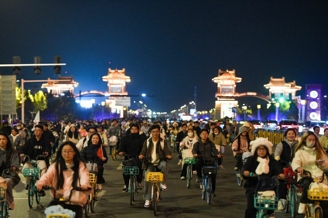 Con suficiente fe, todos podríamos tener nuestro propio paseo viral en bicicleta con bolas de masa chinas
