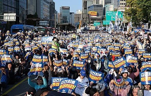 DP holds massive street rally urging Yoon to accept special counsel bill against first lady