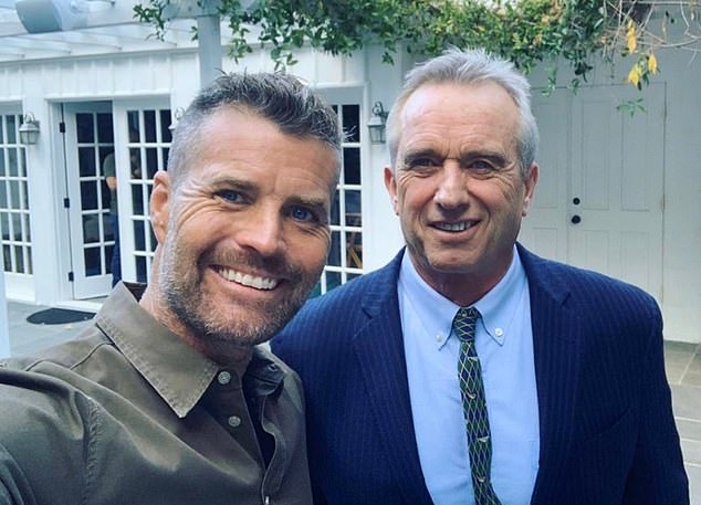 Pete Evans y Robert F Kennedy Jr han forjado una firme amistad y están publicando juntos un nuevo libro de cocina en un intento por ayudar a abordar la terrible epidemia de obesidad infantil en Estados Unidos.