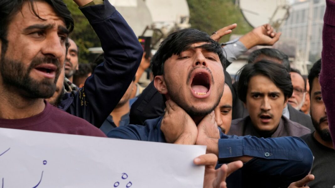 Decenas de muertos mientras la violencia sectaria estalla en el noroeste de Pakistán
