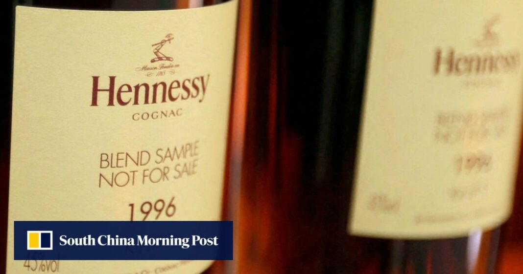 El fabricante francés de coñac Hennessy detiene su plan de embotellado en China tras una huelga de trabajadores
