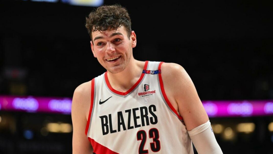 El novato de los Blazers, Donovan Clingan, presenta una línea de estadísticas históricamente extraña que no se ha visto en más de una década.
