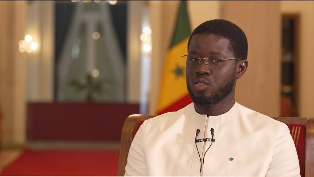 El presidente de Senegal dice que Francia debería cerrar las bases militares en el país
