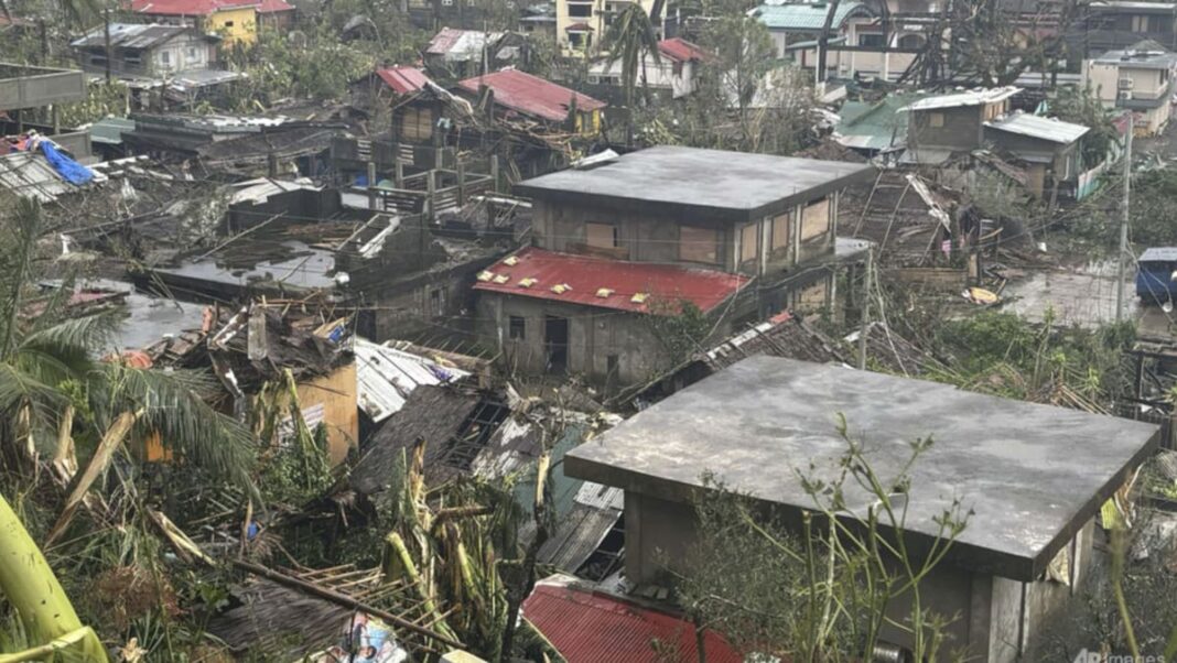 El supertifón Man-yi azota la isla más poblada de Filipinas
