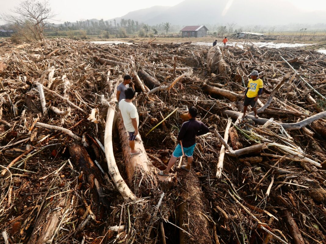 Fotos: Nueva tormenta azota Filipinas después de que el tifón causara estragos
