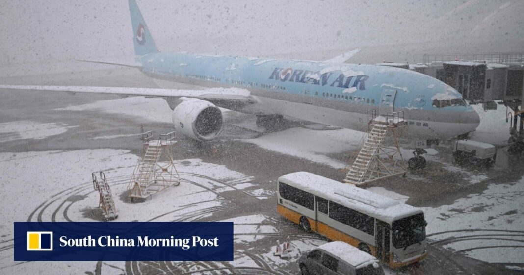 Fuertes nevadas cubren Corea del Sur, cancelan vuelos y matan a 4 personas
