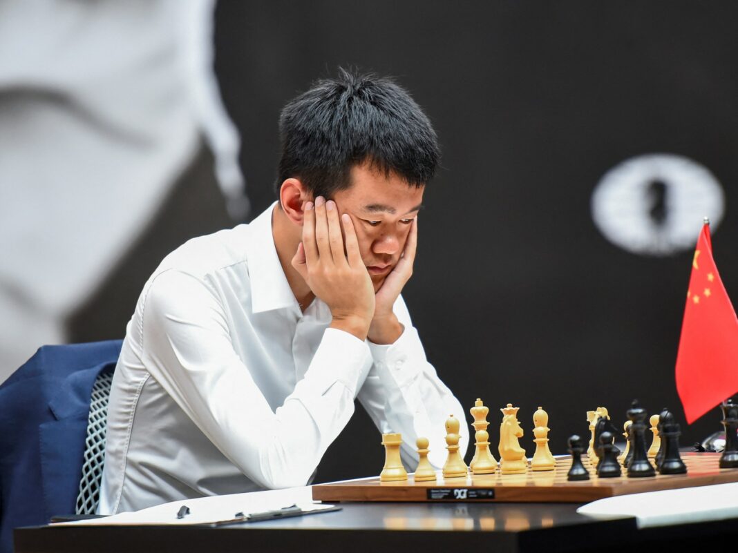 Gukesh y Ding Liren empatan la cuarta partida de la final empatada del Campeonato Mundial de Ajedrez
