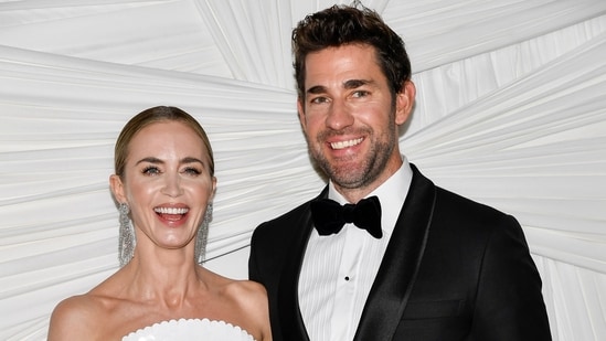 Hollywood News Live Today 13 de noviembre de 2024: John Krasinski revela la reacción de su esposa Emily Blunt ante su título El hombre vivo más sexy
