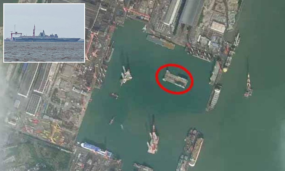 El CNS Liaoning de China, su primer portaaviones operativo, ha llamado la atención internacional cuando fue capturado atracado en el Mar de Bohai por el satélite Landsat 8 de la NASA. Más tarde se observó al portaaviones realizando pruebas en el mar. Con una cubierta que mide 656 pies de largo y 131 pies de ancho, su tamaño lo hace más compacto que algunos de los portaaviones más nuevos de China, pero sus capacidades operativas siguen siendo formidables.