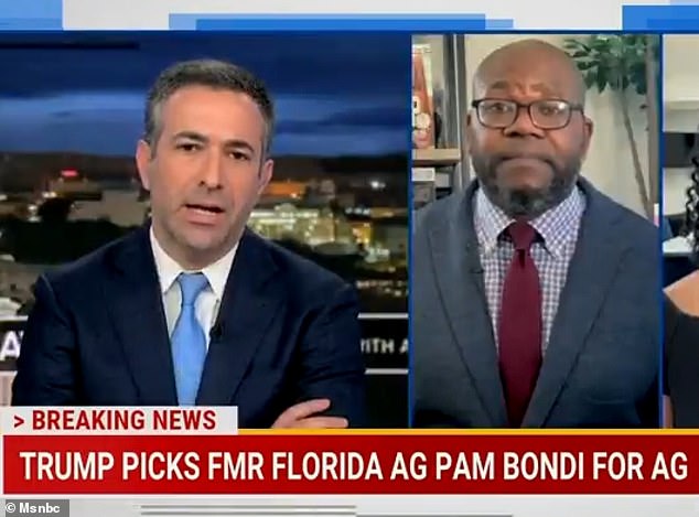 El invitado de MSNBC, Jason Johnson, en el medio, expresó pánico ante la elección del fiscal general de Donald Trump, Sam Bondi, porque es 